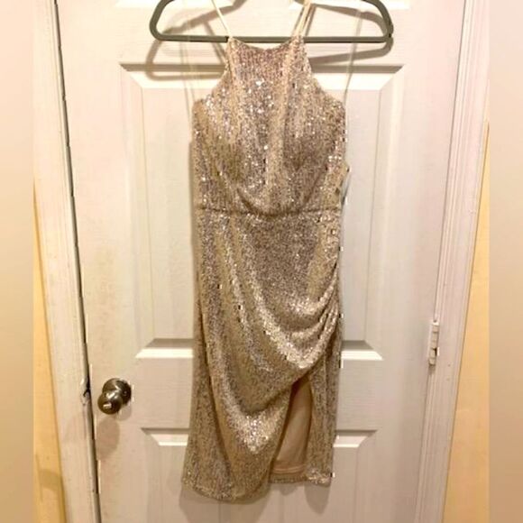 Macy's Crystal Doll Formal Dress, Junior's sz 5, Champagne.